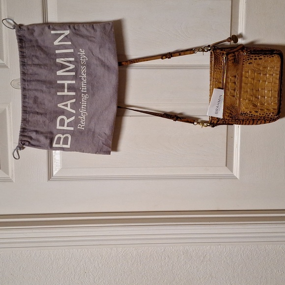 BRAHMIN CROSSBODY WITH DUST BAG - Picture 8 of 10